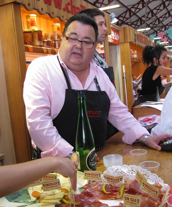 Jean-Marie Pariset at his stand Chailla in Les Halles Centrales, Biarritz’s indoor food market. Photo GLK.