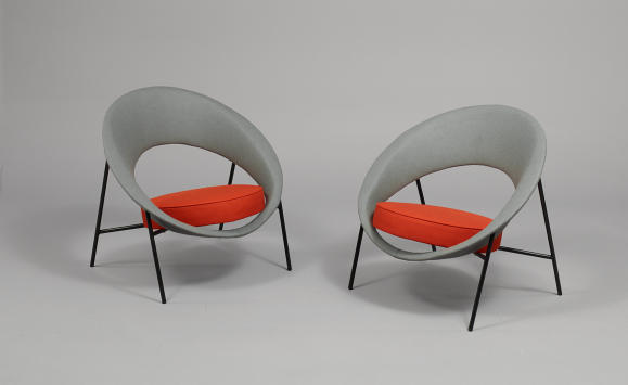 Dangles Defrance Saturne armchair, designed for Burov, 1957. Courtesy Galerie Pascal Cuisinier.