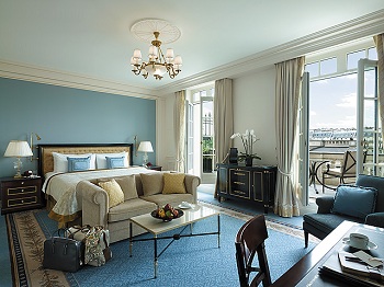 Premier Room at th Shangri-La Hotel, Paris. Photo Markus Gortz