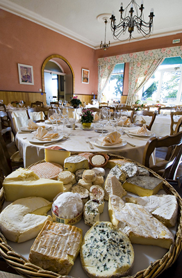 Auvergne Cheese. Photo: Jérome Mondière – Logis de France de l’Allier