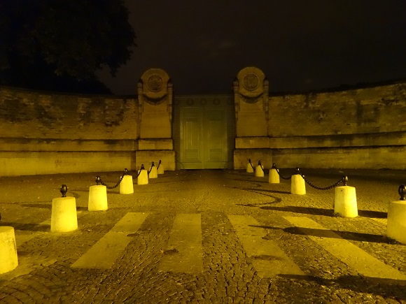 Paris by night-Pere Lachaise-GLKraut