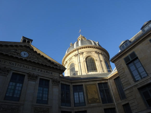 From the inner courtyard of the Institut de France. Photo GLK.
