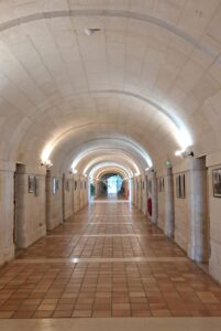 Hallway of bedrooms in the hotel at the Ladies' Abbey, Abbaye des Dames, Saintes. Photo GLk.
