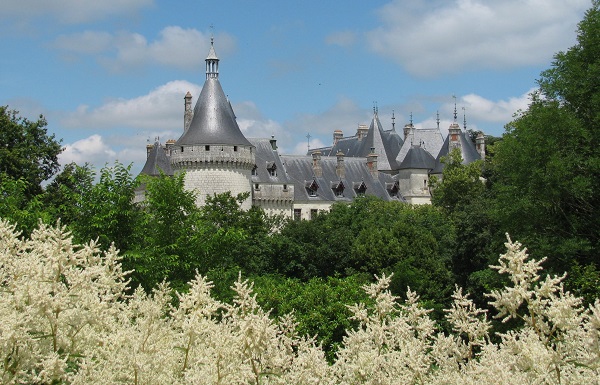 A glimpse of the chateau of Chaumont from the domain's International Garden Festival. Photo GLK.