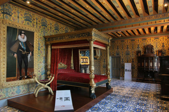 Portrait of Henr III in the king's bedroom at Blois. © D. Lépissier