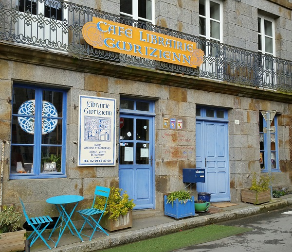 Café Librairie Gwerzienn, Becherel, Brittany. L. Napoli