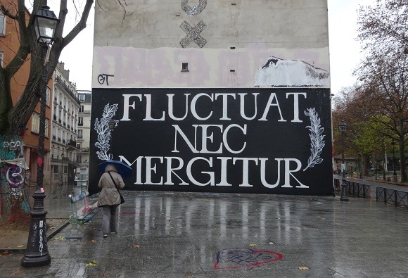 Fluctuat nec mergitur, quai de Valmy, Paris. Photo GLKraut.