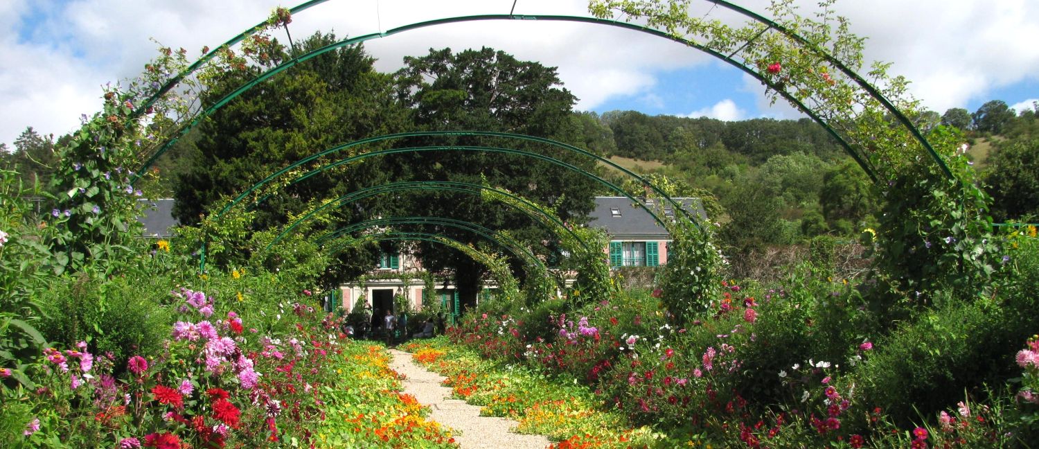 Giverny cover photo Monet's House and Gardens at Giverny. Photo (c) GLK