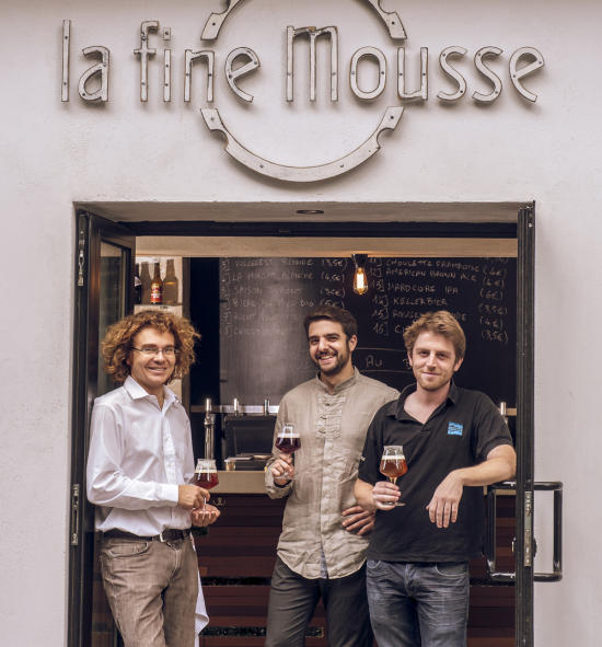 Cyril Lalloum, Romain Thieffry and Laurent Cicurel in front of La Fine Mousse. The bar’s fourth partner is Simon Thillou. © www.alexandremartin.fr