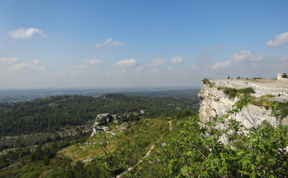 A view from the spur of Les Baux. Photo GLK.