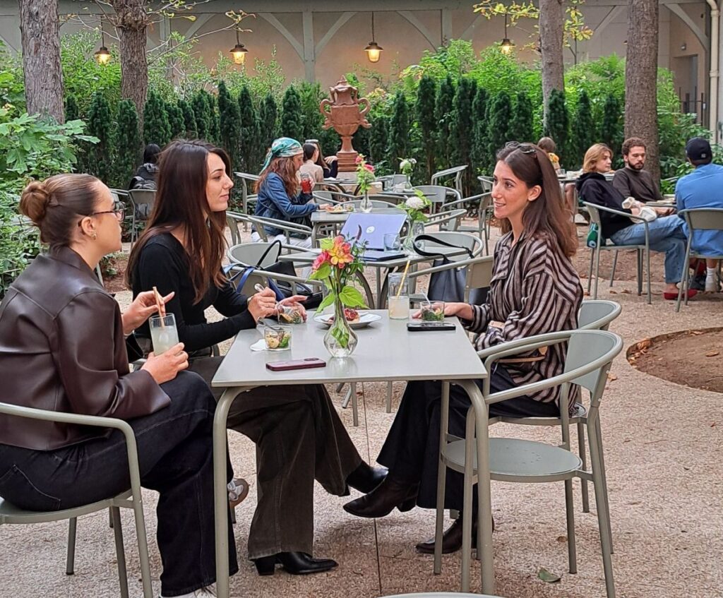 Papapa cafe in the courtyard of Maison Victor Hugo, Marais, Paris. Photo GLK.