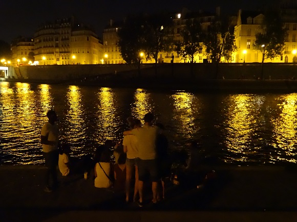 Paris by night-trio by the Seine-GLKraut