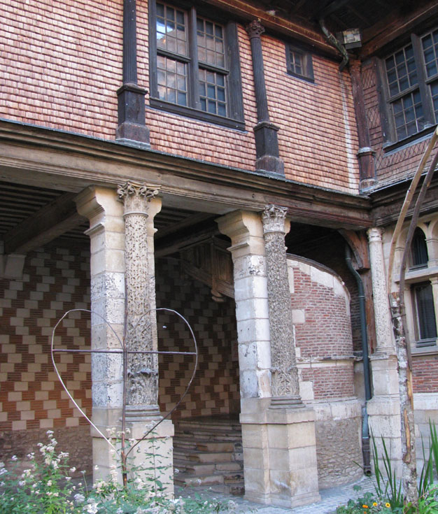 Courtyard of La Maison de l’Outil et de la Pensée Ouvrière, Troyes. GLK