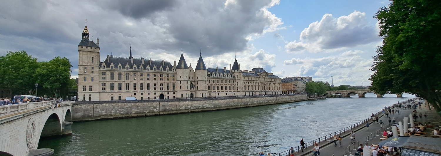 VoiceMap Paris tour, Exploring the Dark Side of the City of Light